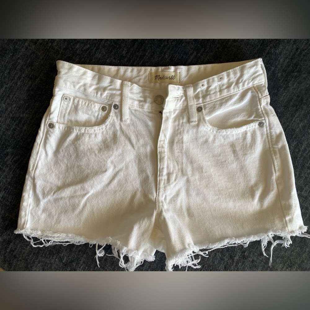 Madewell Women’s Frayed Hem White Relaxed fit Jean Shorts 25